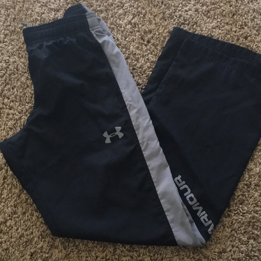 EUC Boys size medium Under Armour athletic pants